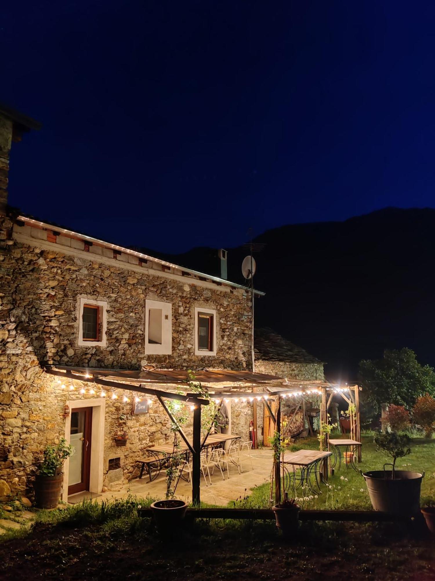 مبيت وإفطار Settimo Vittone Relais Del Brigante المظهر الخارجي الصورة